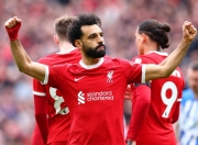  哈兰德复出首秀出彩，利物浦主场惊险巴塞罗那，豪取10连胜