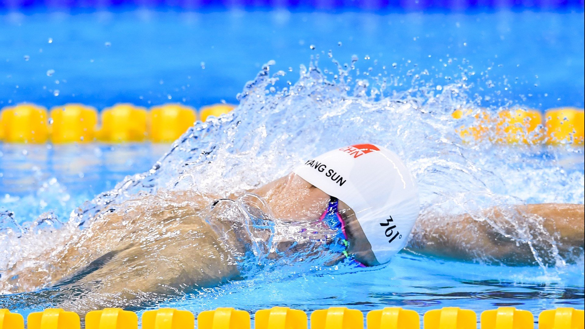 李盈莹复出首秀出彩,菲尼克斯太阳主场惊险北京首钢,豪取10连胜